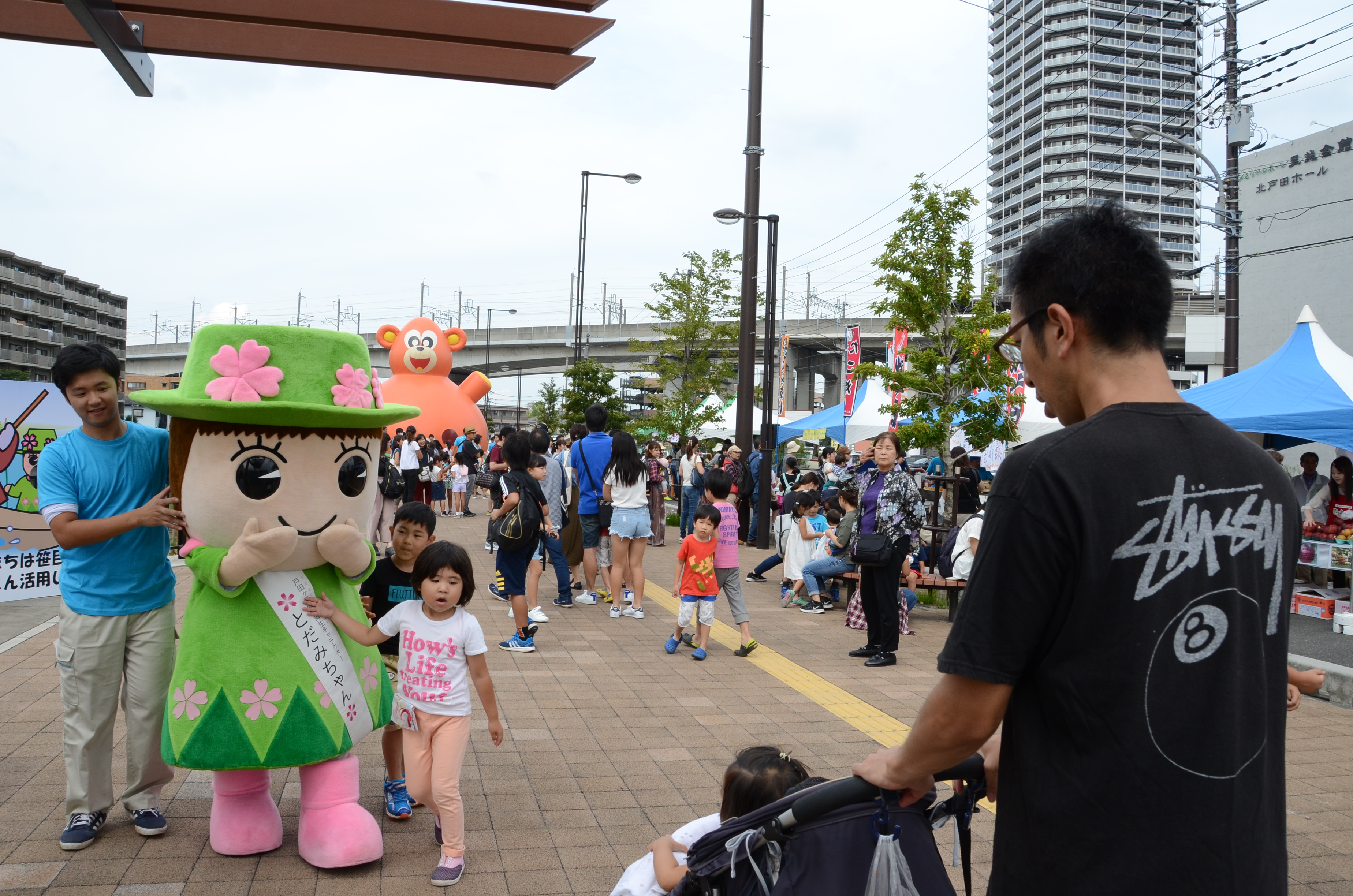 遊歩道でのとだみちゃんの写真