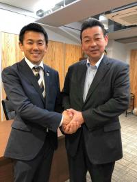 桶川市長と市長の写真