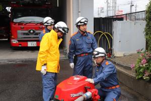 可搬ポンプの取り扱い訓練